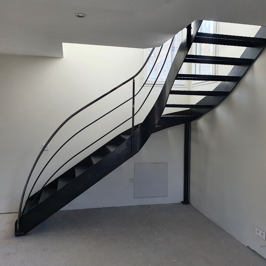 escalier en acier sur mesure